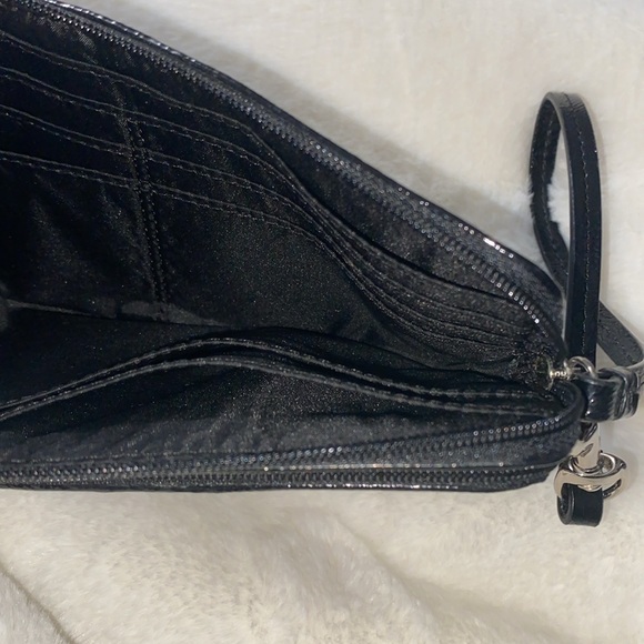 Coach wristlet - Picture 4 of 4